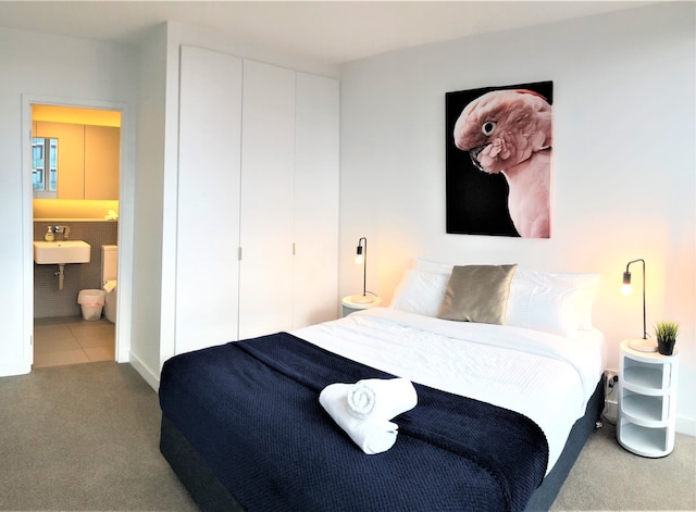 レアディセット アパートメンツ オン ローズ レーン