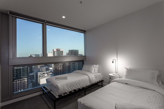 レアディセット アパートメンツ オン ローズ レーン