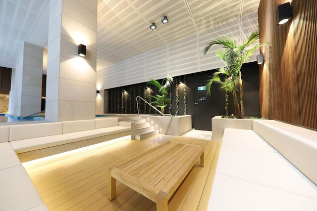 レアディセット アパートメンツ オン ローズ レーン