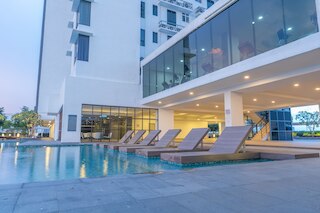 OYO ホーム 987 プレミアム、ベッドルーム 1 室、1 テブラウ、レジデンシズ