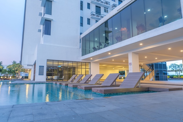 OYO ホーム 987 プレミアム、ベッドルーム 1 室、1 テブラウ、レジデンシズ