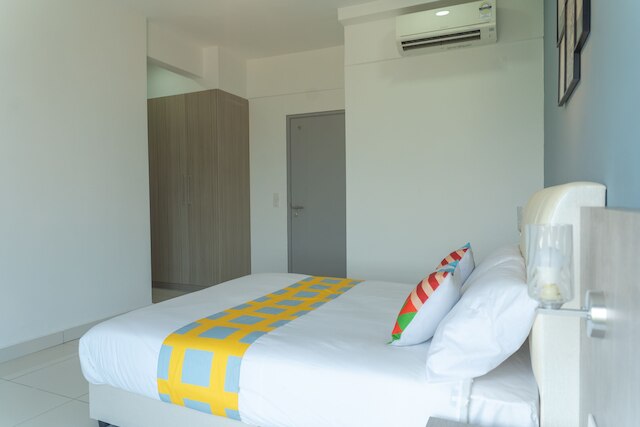 OYO ホーム 987 プレミアム、ベッドルーム 1 室、1 テブラウ、レジデンシズ