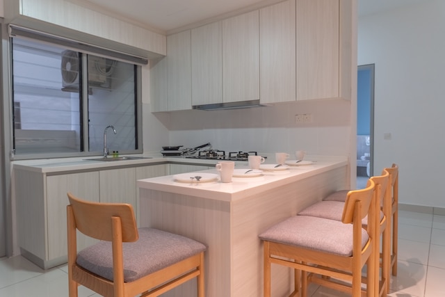 OYO ホーム 1106 プレミアム、ベッドルーム 2 室、1 テブラウ