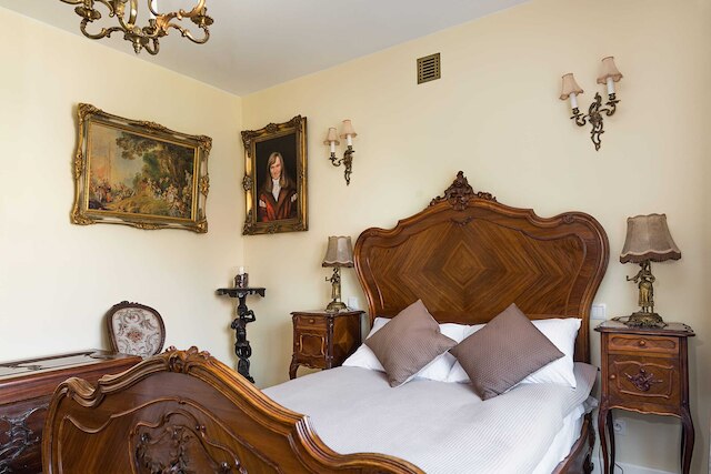 アット ザ ファウンテン アパートメンツ