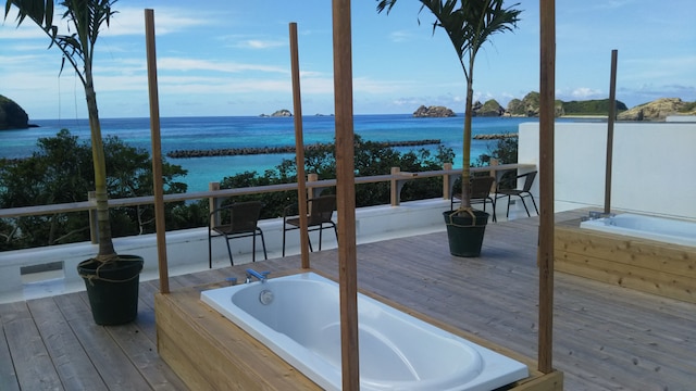 ブルースイーツ・ハナムロ オンザビーチ