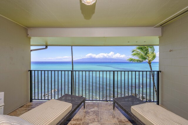 ノエラニ 304 3ベッドルーム 2.5 バス 3 ベッドルーム コンド バイ レッドオーニング