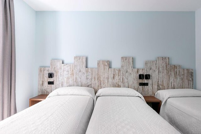 ホスタル アントン マーティン