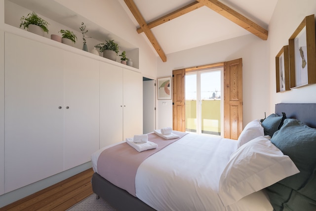 カードーサス パレス アパートメント