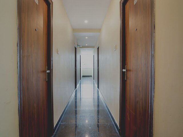 OYO 28637 ゴクル グランド