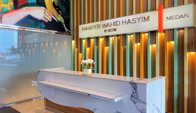 ハーパー ワヒド ハシム メダン バイ アストン