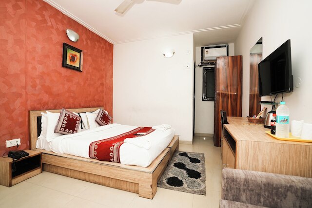 ホテル オム パラダイス ニア IGI デリー エアポート