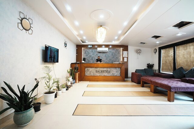 ホテル オム パラダイス ニア IGI デリー エアポート