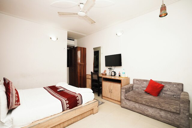 ホテル オム パラダイス ニア IGI デリー エアポート