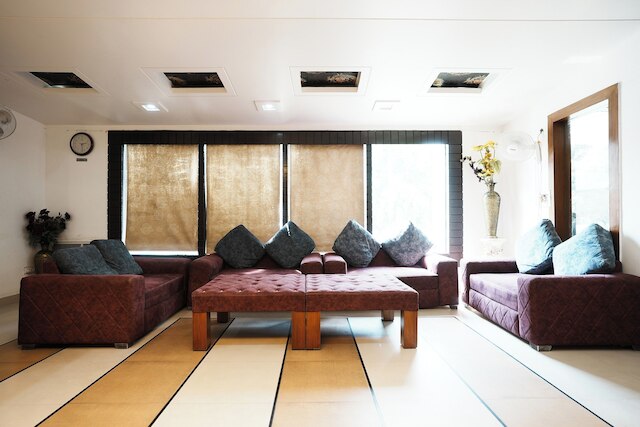 ホテル オム パラダイス ニア IGI デリー エアポート