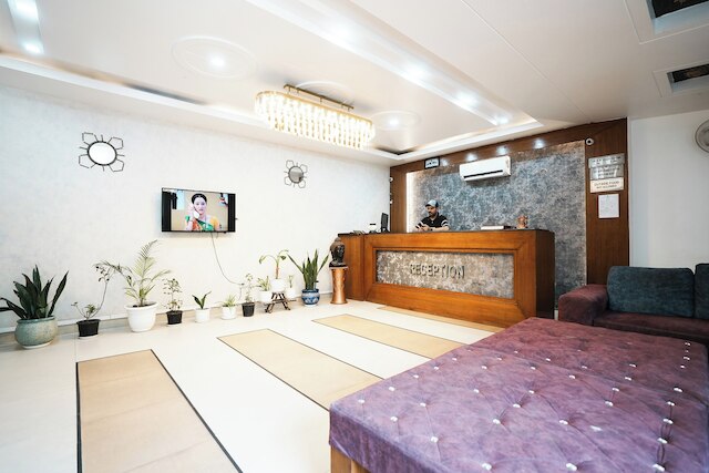 ホテル オム パラダイス ニア IGI デリー エアポート