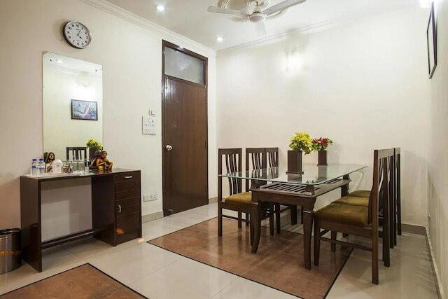 ホテル オム パラダイス ニア IGI デリー エアポート