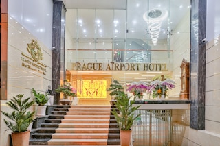 プラハ サイゴン エアポート ホテル
