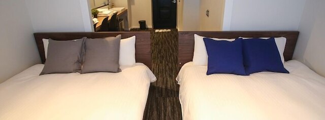 N.33 Hakata St. Riverside