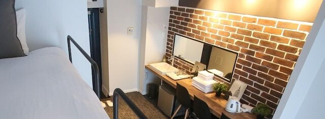 N.33 Hakata St. Riverside