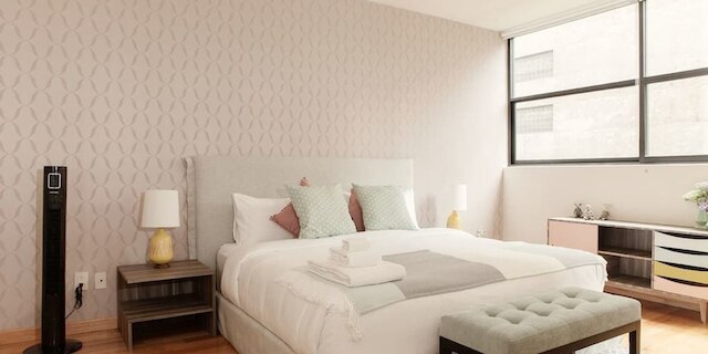 ファースト クラス アパートメント、Mr.W