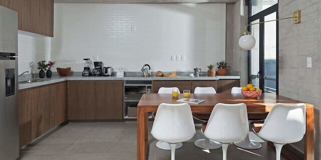 パーフェクト モダネーション アパートメント、Mr.W