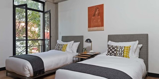 パーフェクト モダネーション アパートメント、Mr.W