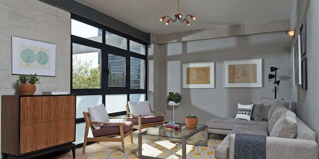 パーフェクト モダネーション アパートメント、Mr.W