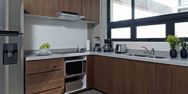 ツァイトガイスト ローマ スタジオ、Mr.W