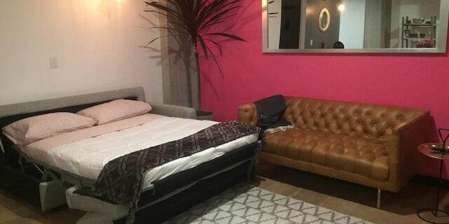 ユニーク ローマ タウン ハウス、Mr.W