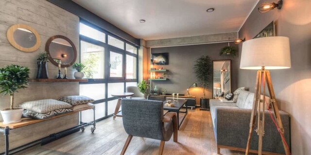 アーバン ローマ ドリーム、Mr.W