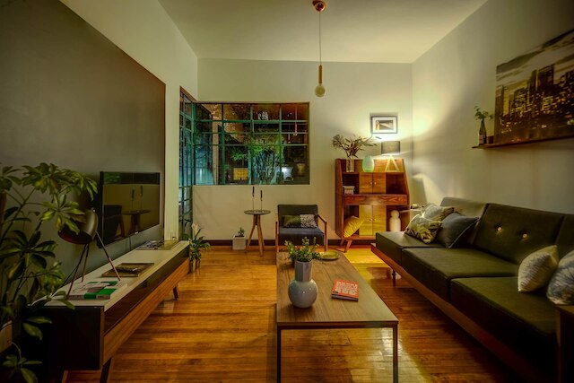 オールド スクール アパートメント、Mr.W