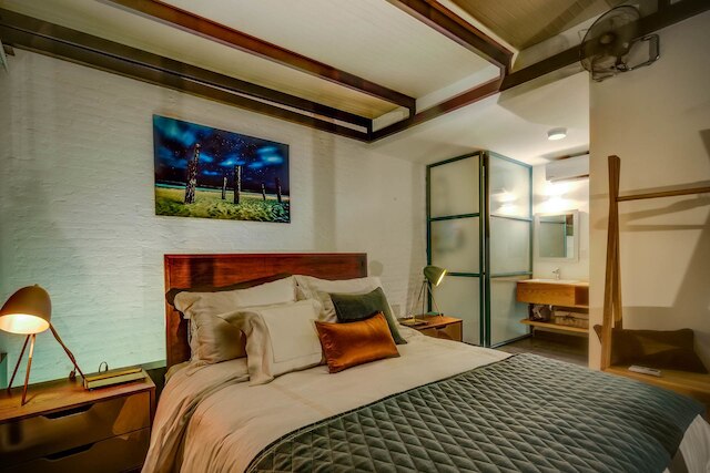 バーズ ビュー PH、Mr.W