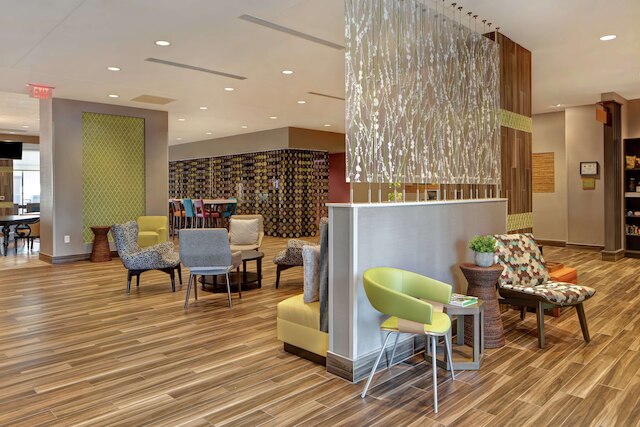 ホーム 2 スイーツ バイ ヒルトン シャーロット アップタウン ノースカロライナ