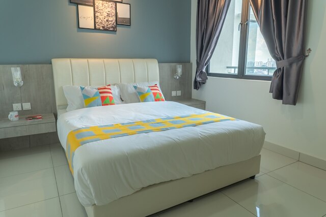 OYO ホーム 43995 プレミアム、ベッドルーム 3 室、1 テブラウ