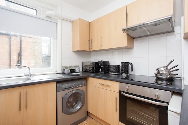 2 つの素晴らしいロケーションのベーシックアパートメント