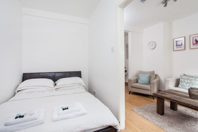 2 つの素晴らしいロケーションのベーシックアパートメント