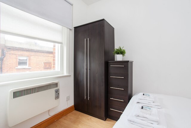 2 つの素晴らしいロケーションのベーシックアパートメント