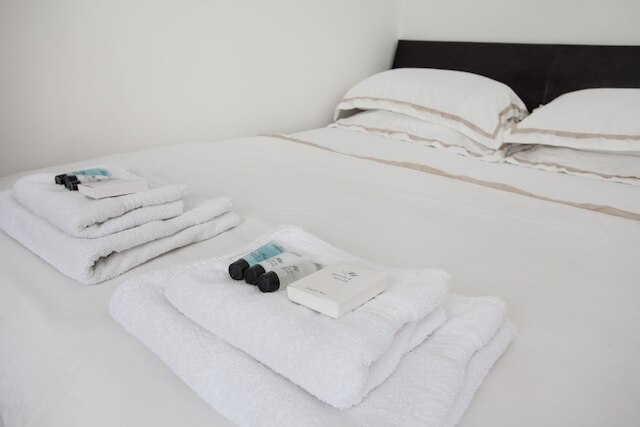 2 つの素晴らしいロケーションのベーシックアパートメント