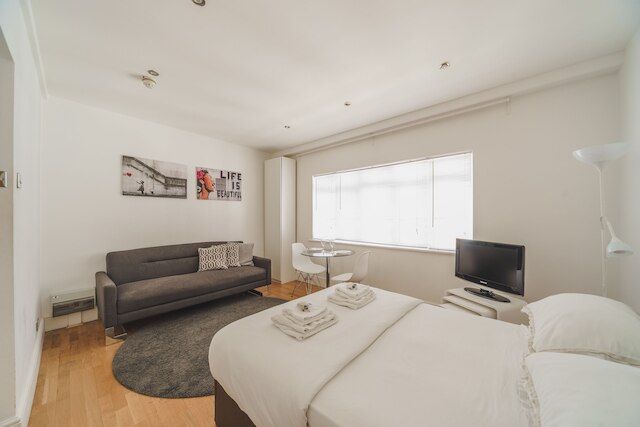 スマート スタジオ ダルブレイ セント ベリック ストリート