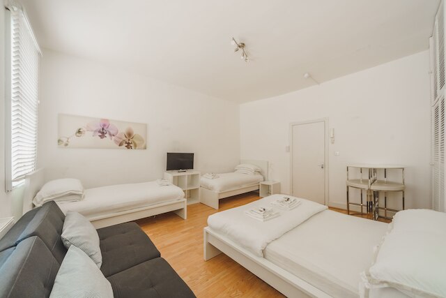 ラージ スタジオ ソーホー& チャーリング クロス ロード