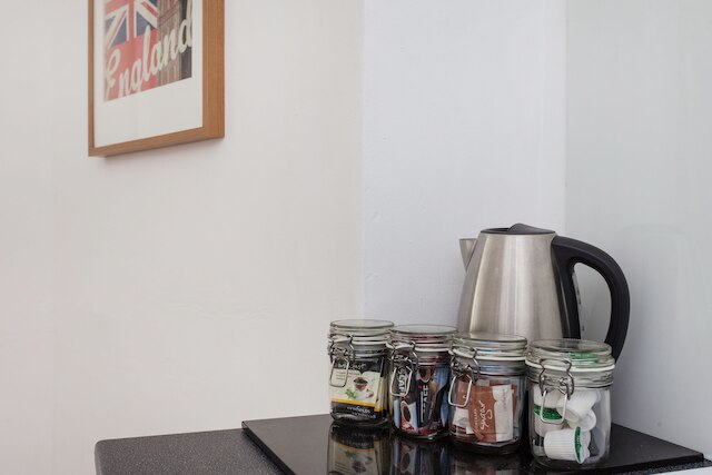 スペーシャス スタジオ アパートメント ソーホー スクエア