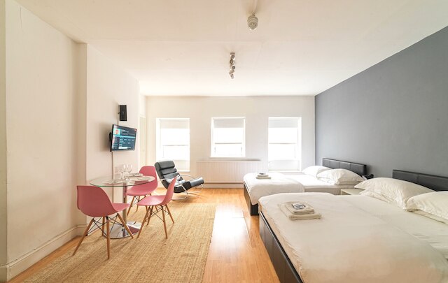 スペーシャス スタジオ アパートメント ソーホー スクエア