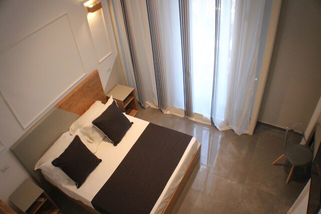 ビー イタリアン フラット ピアッツァ ボヴィオ 22