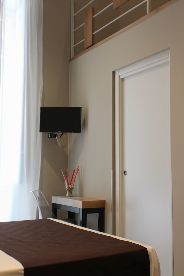 ビー イタリアン フラット ピアッツァ ボヴィオ 22