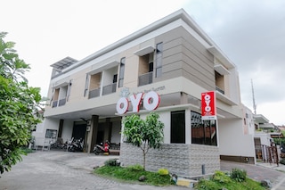 ホテル O エンブン パギ シャリア レジデンス