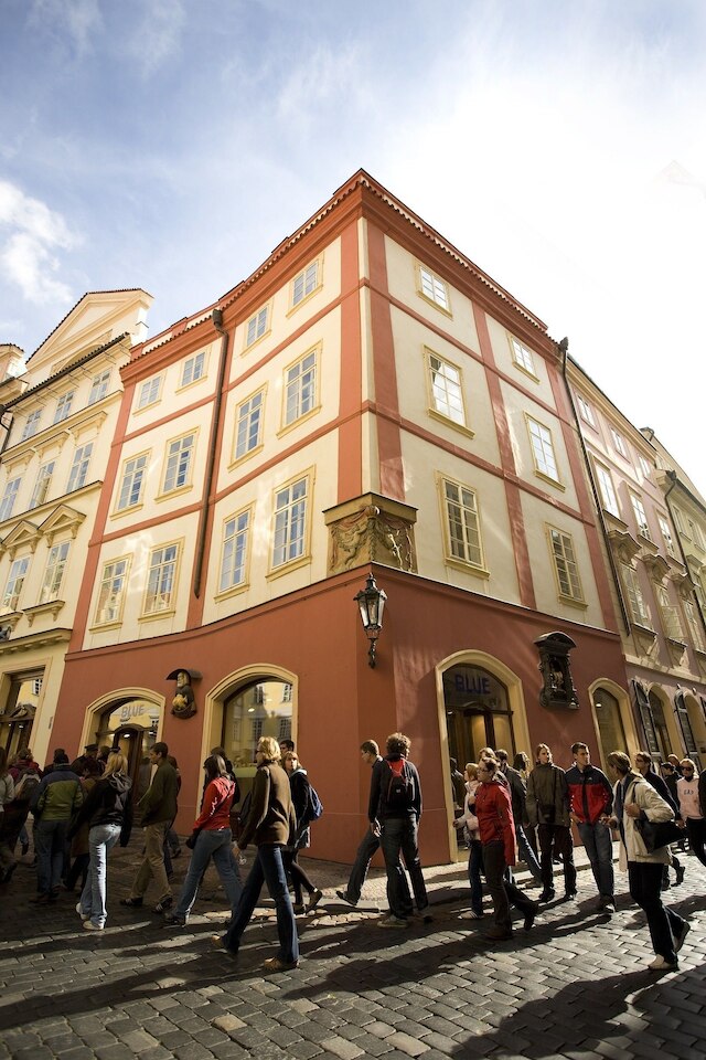 ウ カプラ アパートメンツ