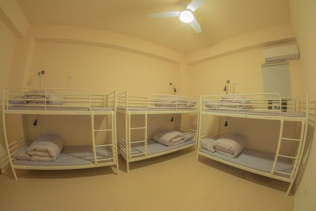 トラベラーズ ホステル