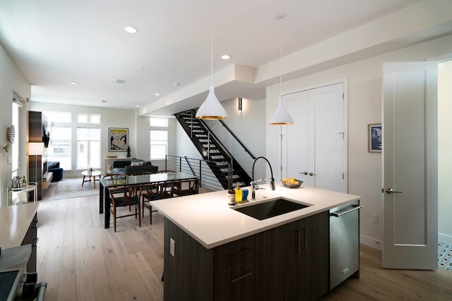 リーガル ルーフトップ リトリート ライズ アバブ ザ オーディナリー