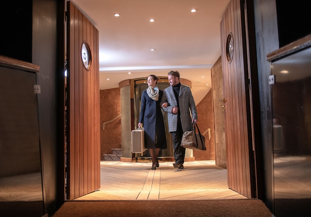 フィンガル - ラグジュアリー フローティング ホテル