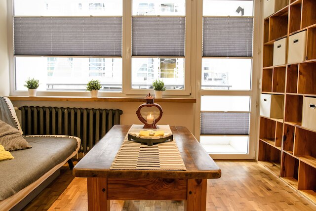 チミエルナ ウッド ラックス